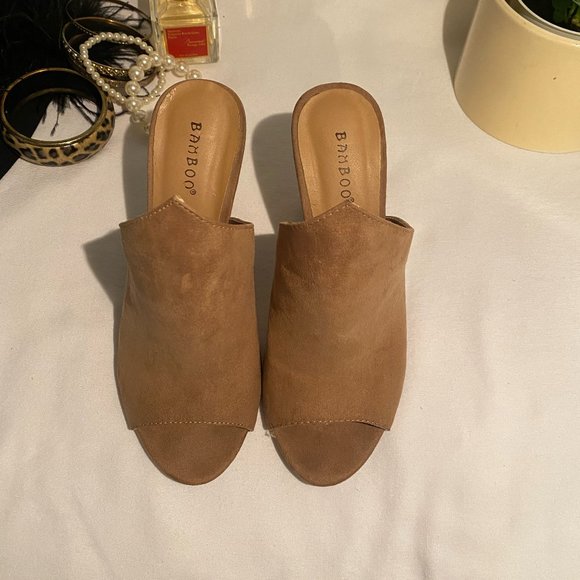 Chic Bamboo Womens Peek Toe Suede Mule Block Heels in Taupe Size 7.5 - Picture 2 of 4